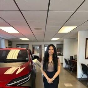 Staff member Maria Rabulcaba from ID_8047ce