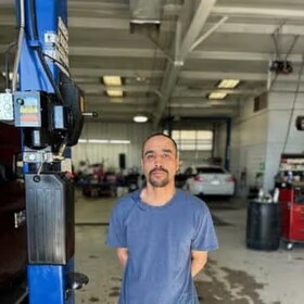 Staff member Robin Lopez from ID_3b0794