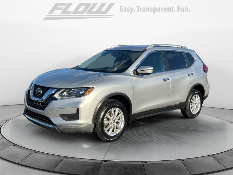 2018 Nissan Rogue SV photo 3