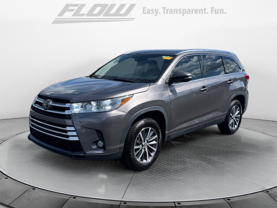 2019 Toyota Highlander XLE photo 3