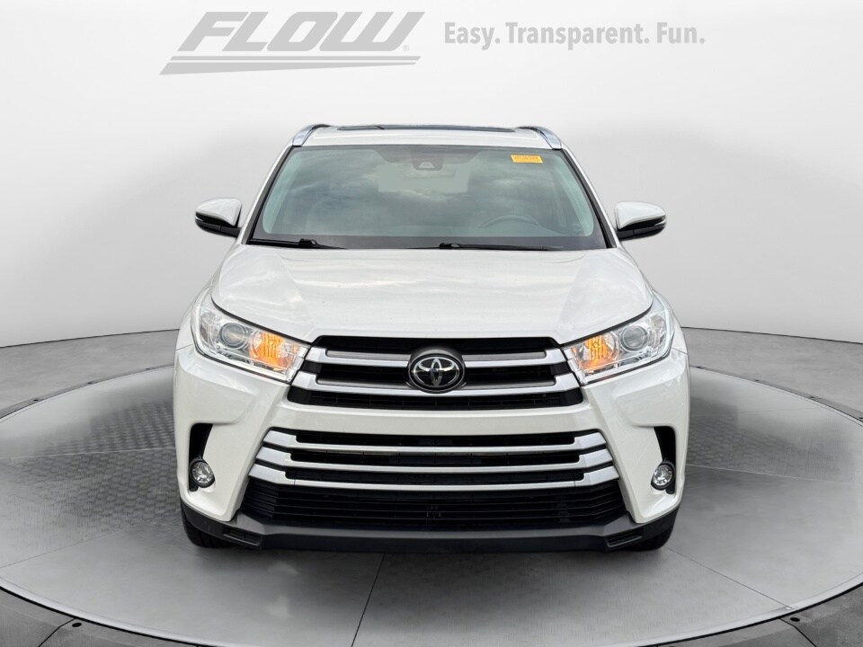 2019 Toyota Highlander XLE photo 2