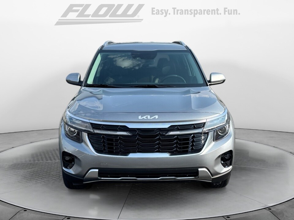 2024 Kia Seltos EX photo 2