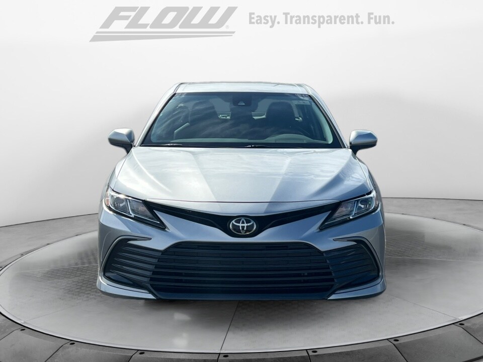 2023 Toyota Camry LE photo 2