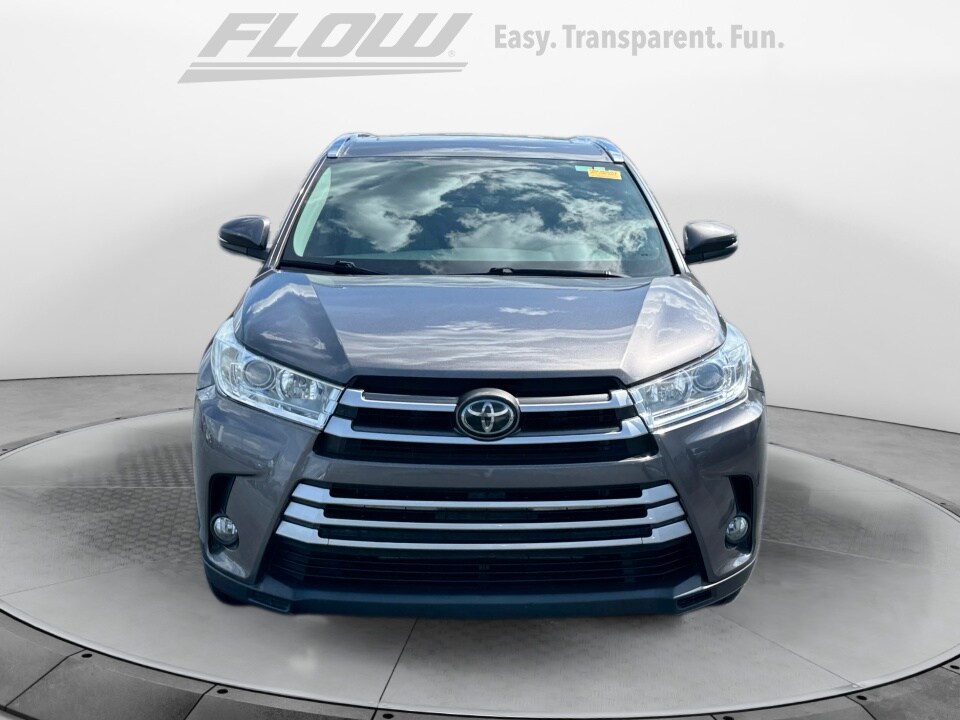 2019 Toyota Highlander XLE photo 2