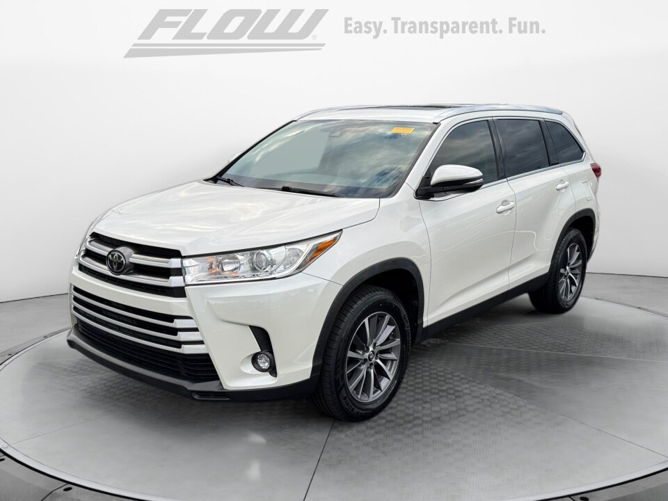 2019 Toyota Highlander XLE photo 3