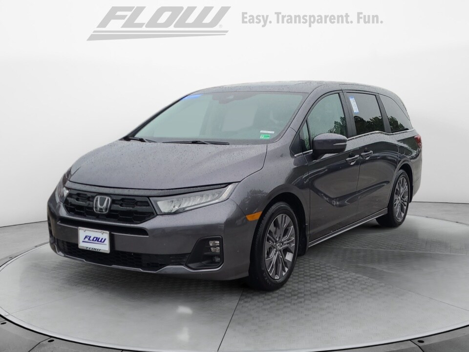 2025 Honda Odyssey Touring photo 3