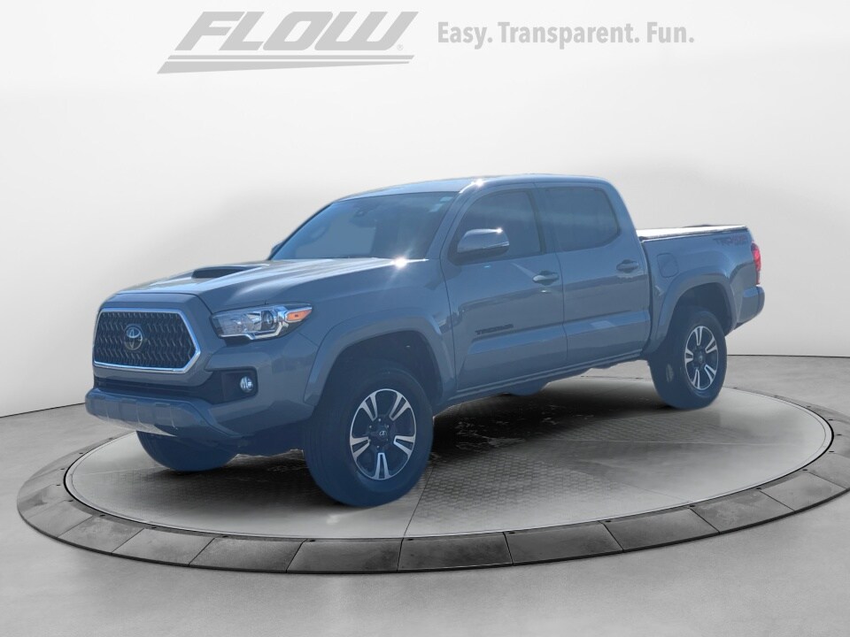 2018 Toyota Tacoma TRD Sport photo 3