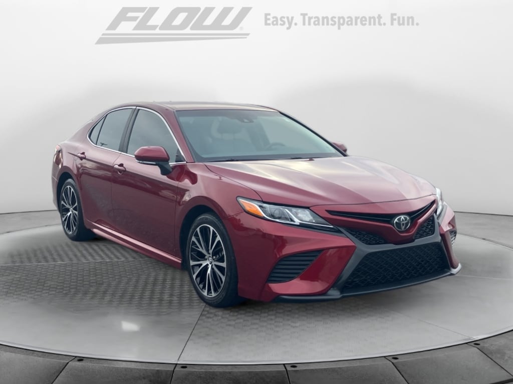 Used 2018 Toyota Camry SE Sedan