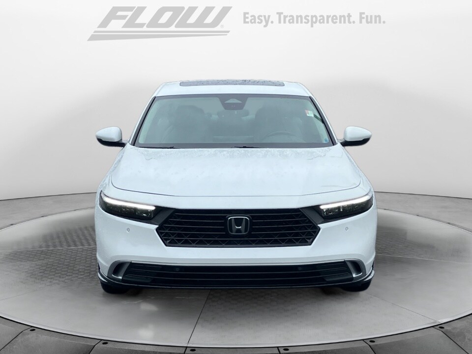 2023 Honda Accord Hybrid Touring photo 2