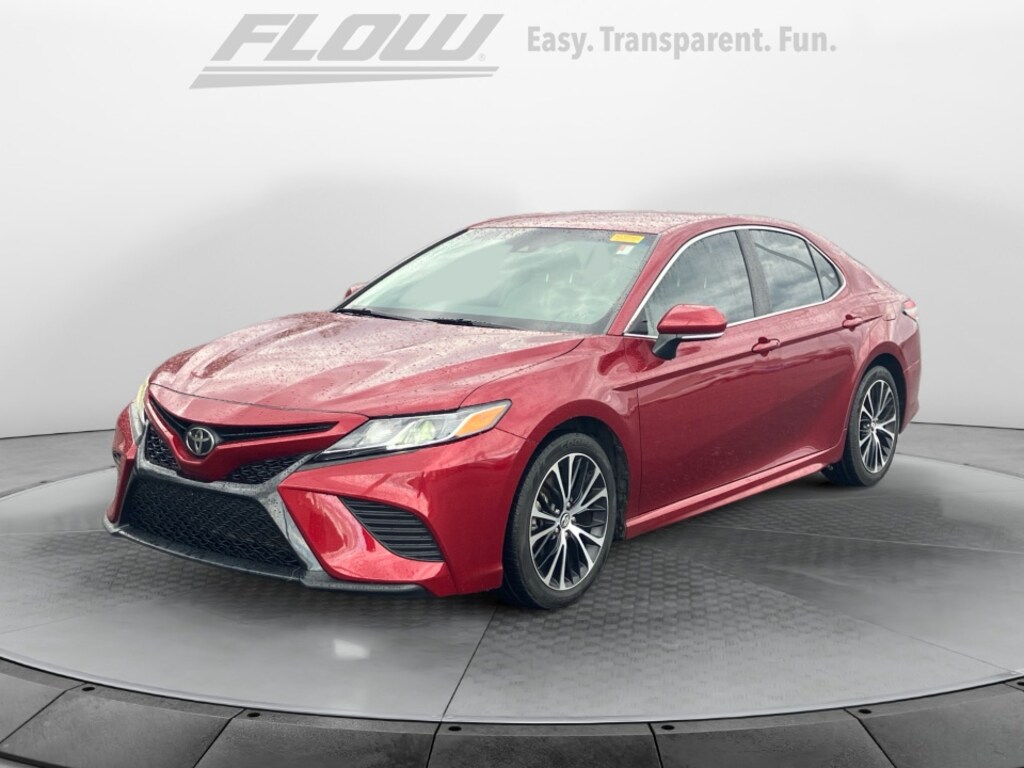 Used 2018 Toyota Camry SE Sedan