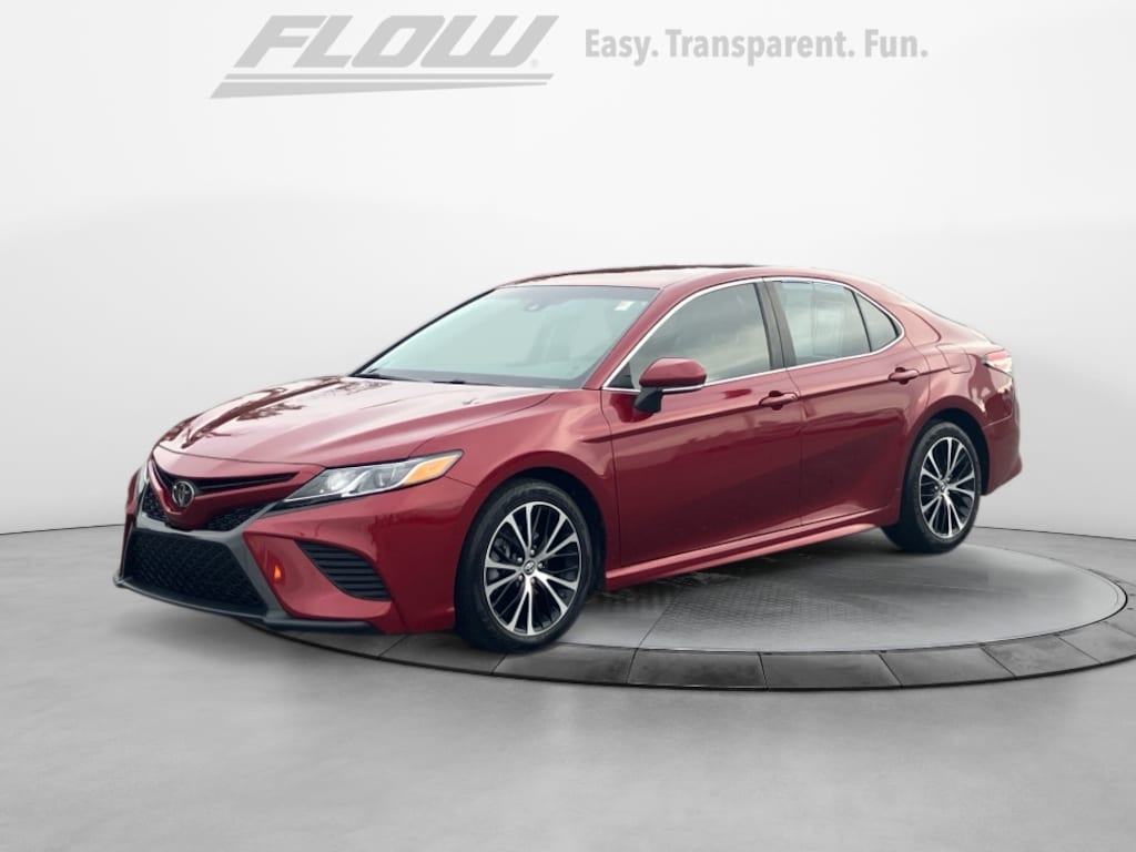 Used 2018 Toyota Camry SE Sedan