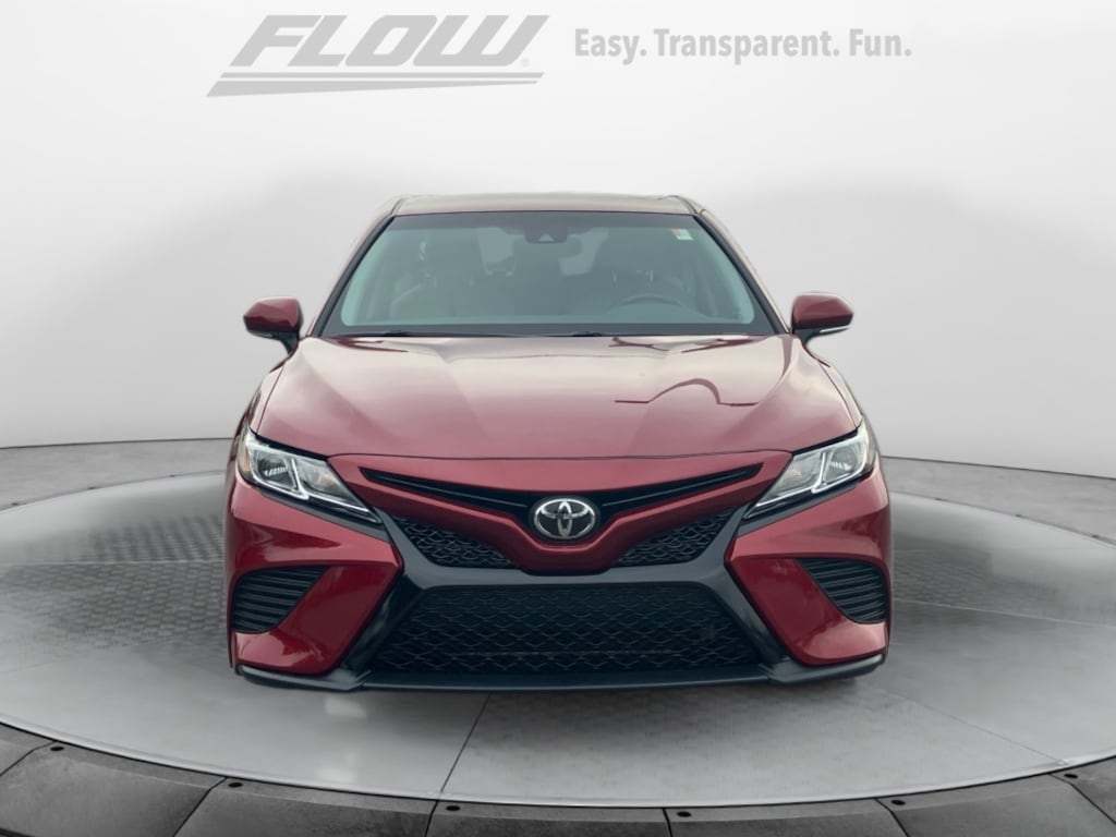 Used 2018 Toyota Camry SE Sedan