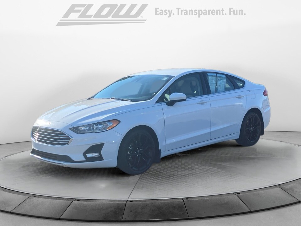 2019 Ford Fusion SE photo 2