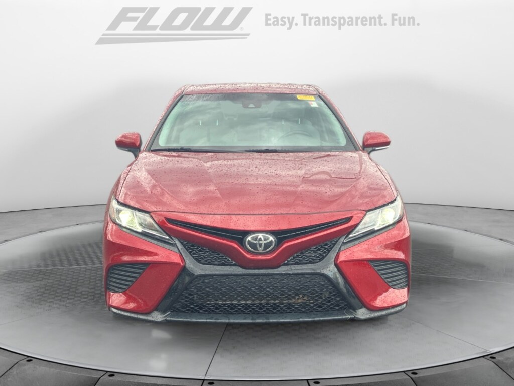 Used 2018 Toyota Camry SE Sedan