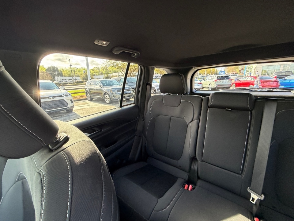 2025 Jeep Grand Cherokee Laredo - Photo 33