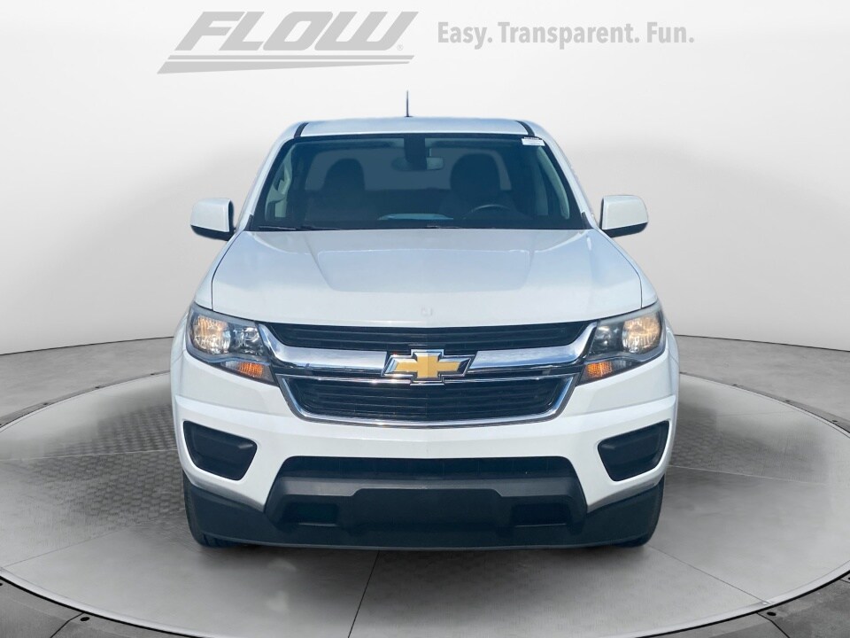 2017 Chevrolet Colorado LT photo 2