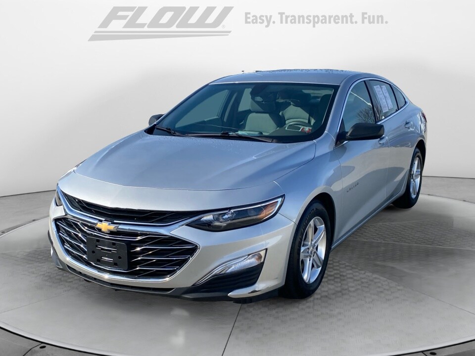 2022 Chevrolet Malibu LS photo 3