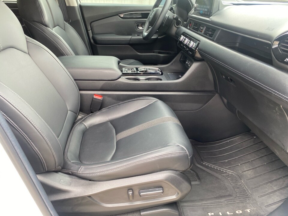2025 Honda Pilot Touring - Photo 32