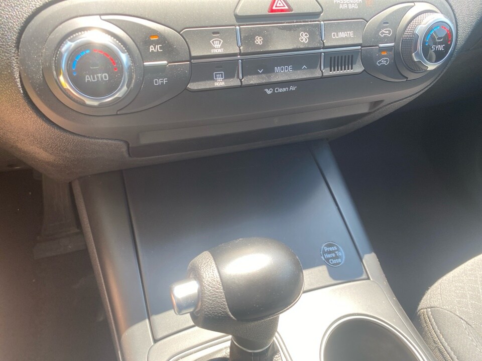 2018 Kia Sorento LX - Photo 22