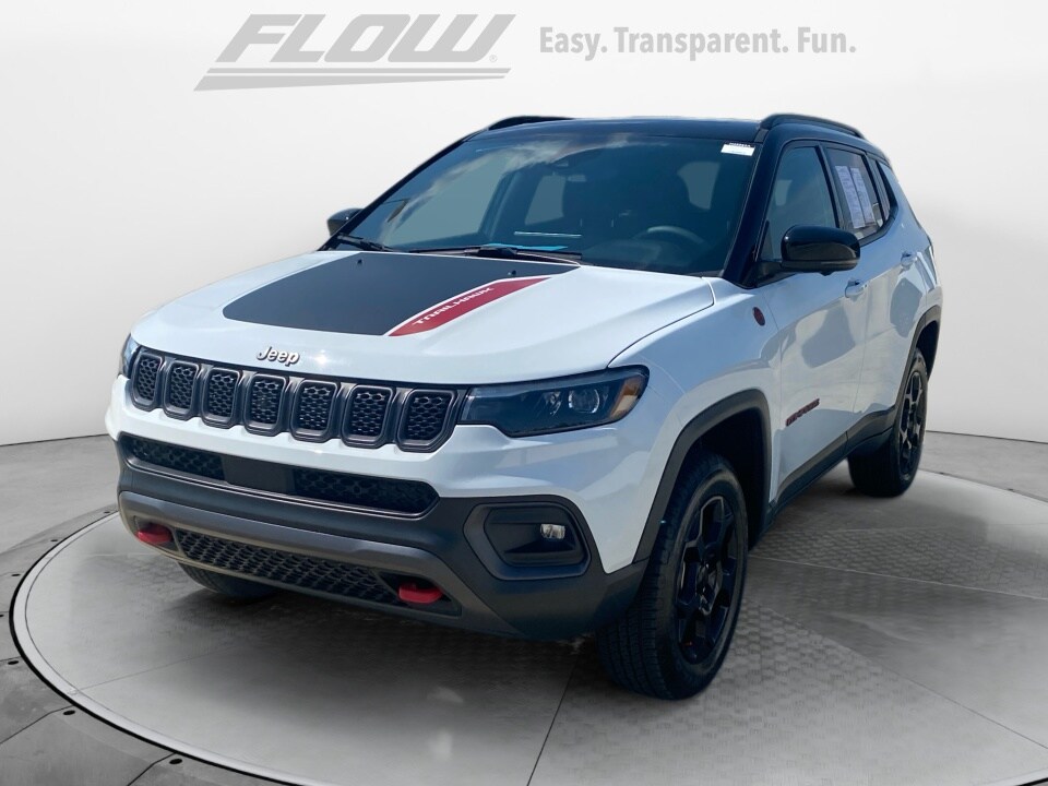 2023 Jeep Compass Trailhawk photo 3