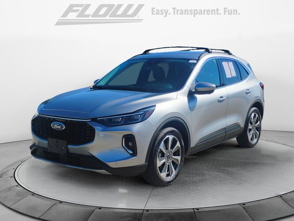 2023 Ford Escape Platinum photo 3