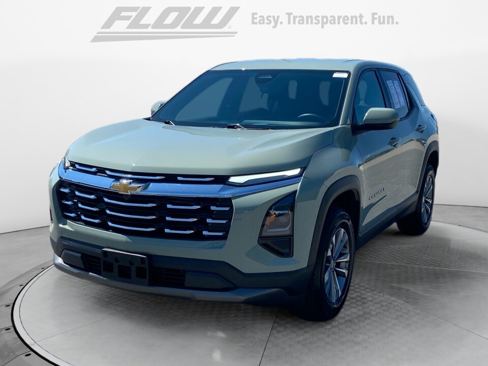 2025 Chevrolet Equinox LT photo 3