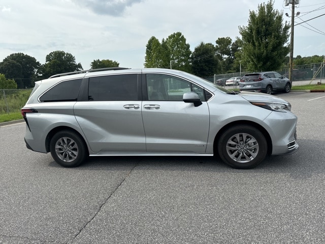 Used 2021 Toyota Sienna XLE with VIN 5TDJRKEC0MS062073 for sale in Winston-salem, NC