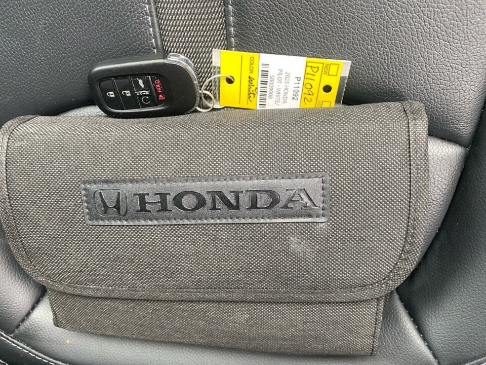 2025 Honda Pilot Touring - Photo 38