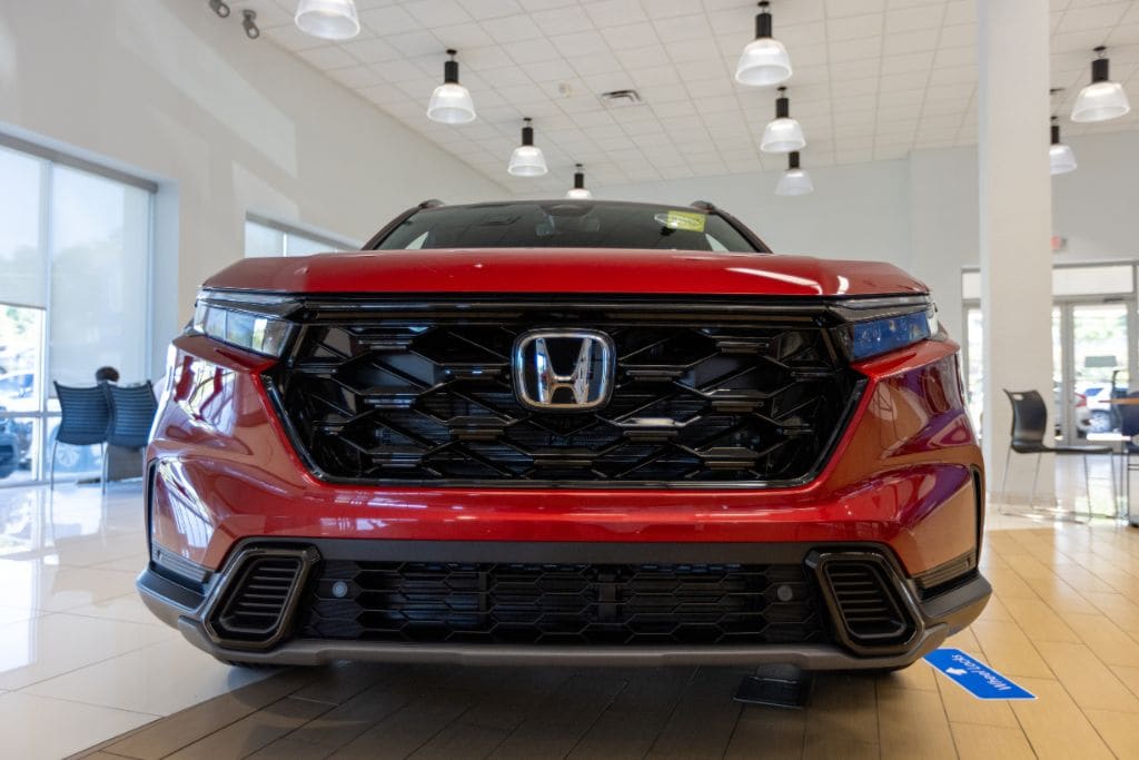 honda-cr-v-hybrid-for-sale.jpg Front view of Honda CR-V hybrid for sale at Flow Honda Winston-Salem