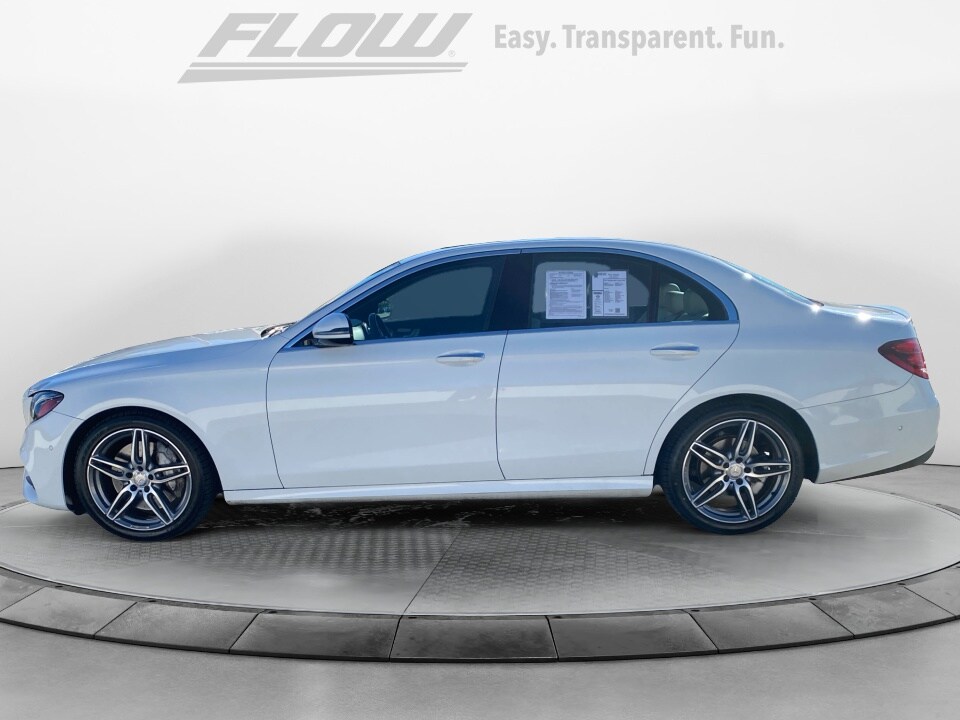2017 Mercedes Benz E 300 Sedan photo 4