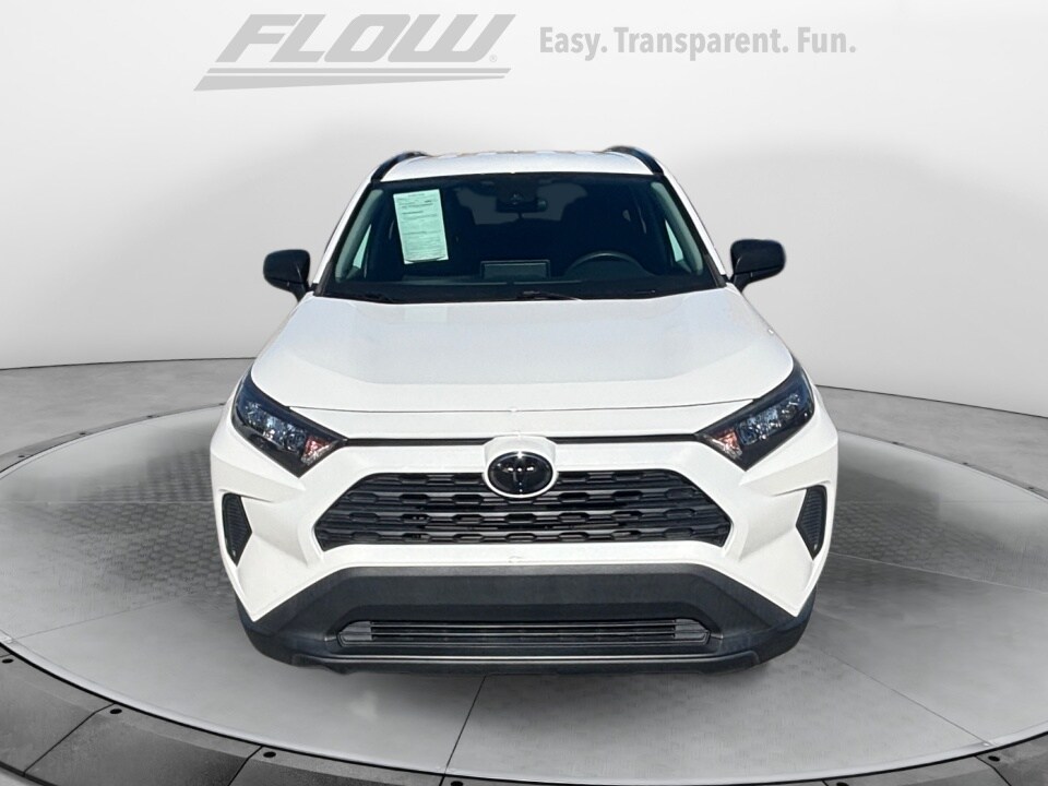 2021 Toyota RAV4 LE photo 2
