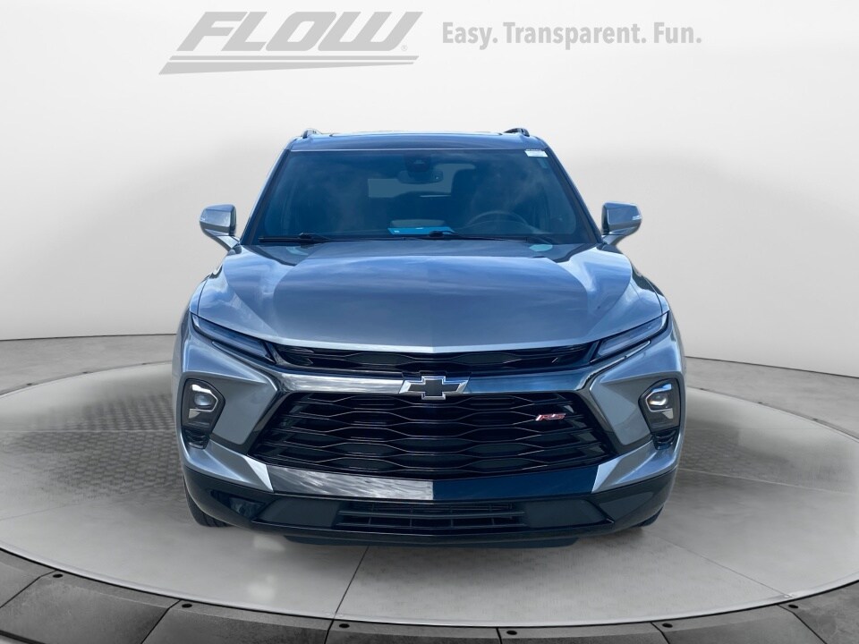 2025 Chevrolet Blazer RS photo 2