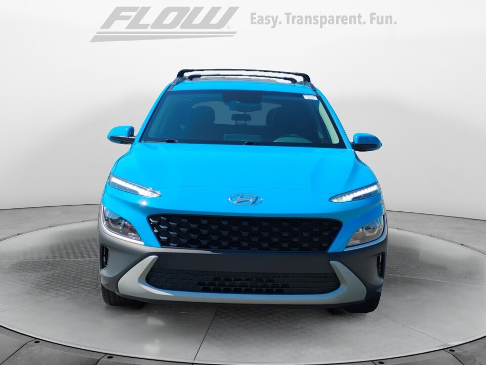 2022 Hyundai Kona SEL photo 2