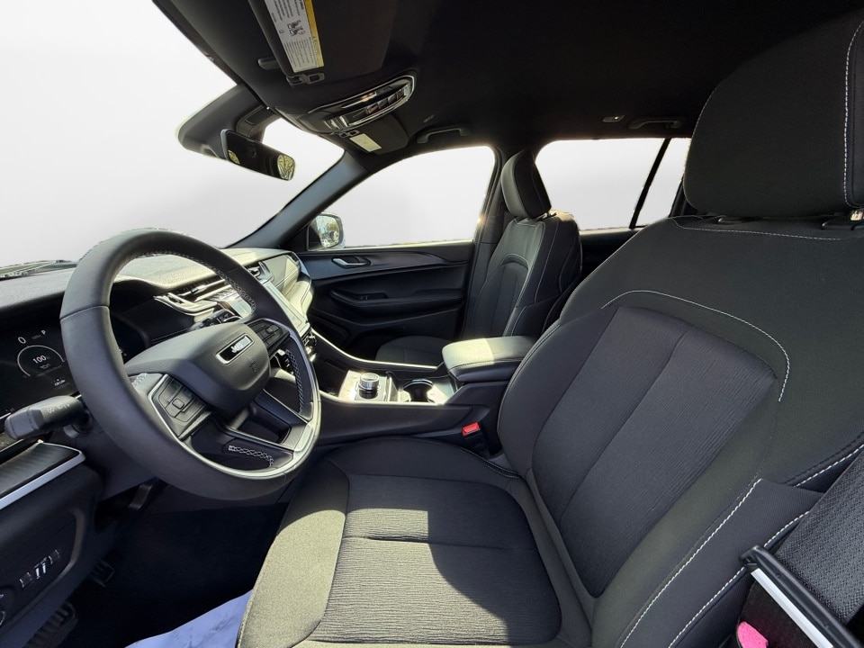 2025 Jeep Grand Cherokee Laredo - Photo 11
