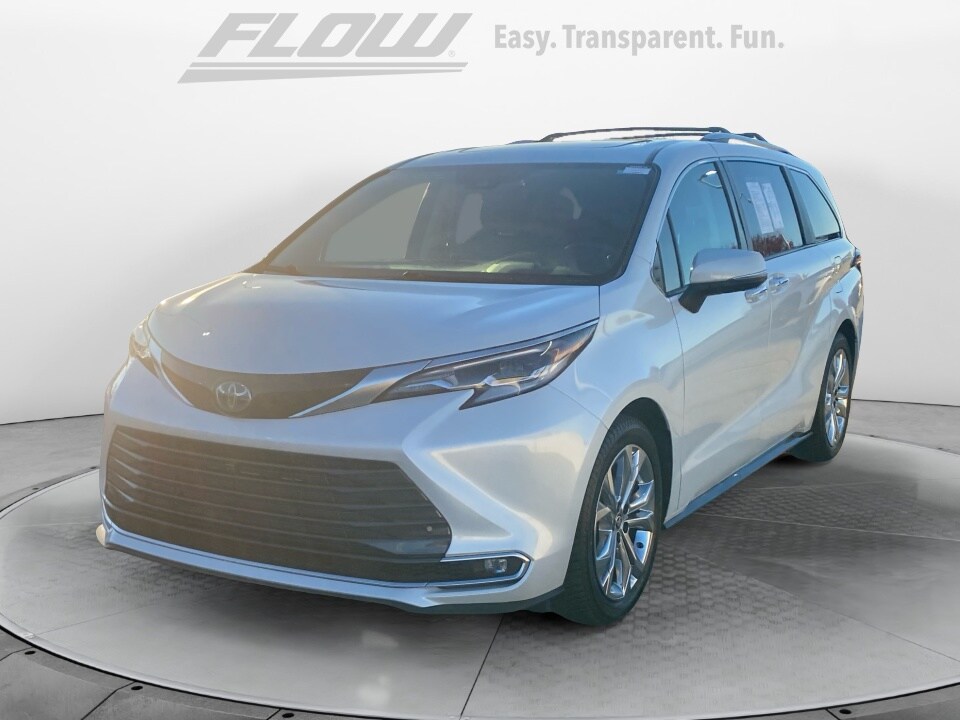 2023 Toyota Sienna Platinum photo 3