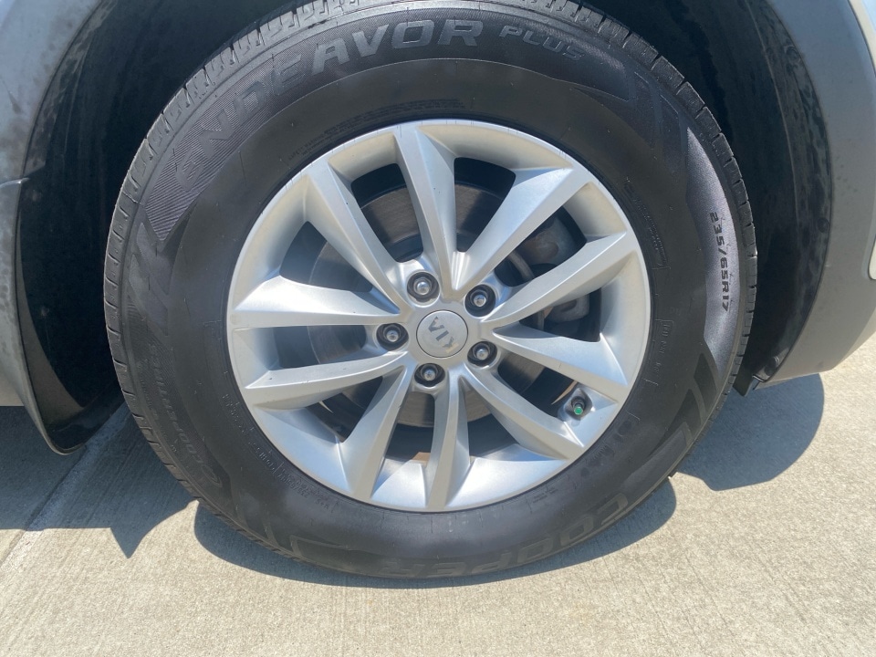 2018 Kia Sorento LX - Photo 29