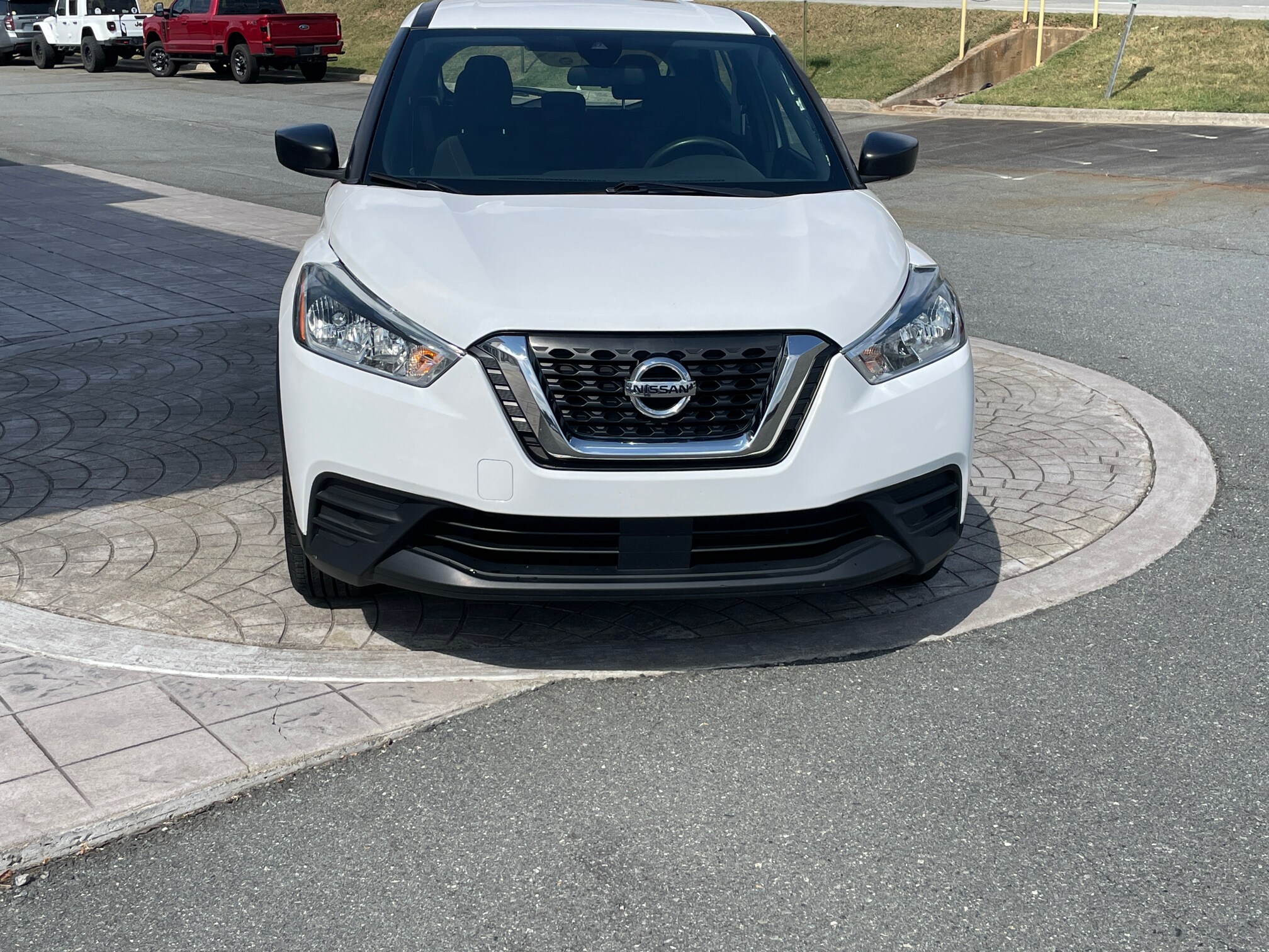 2020 Nissan Kicks S photo 2