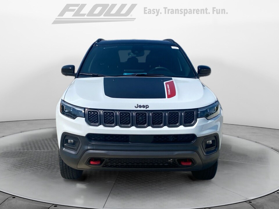 2023 Jeep Compass Trailhawk photo 2