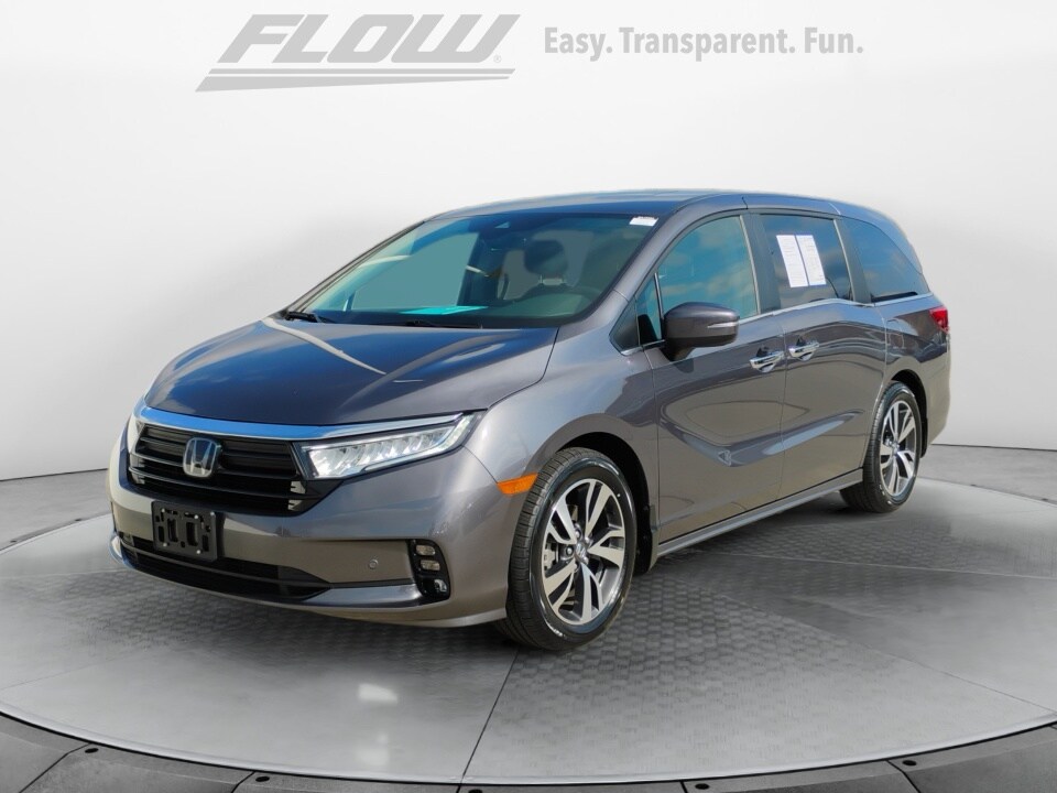 2024 Honda Odyssey Touring photo 3