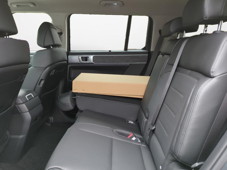 2026 Hyundai Santa Fe Limited - Photo 12