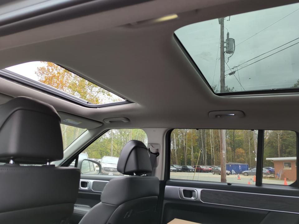 2026 Hyundai Santa Fe Limited - Photo 15