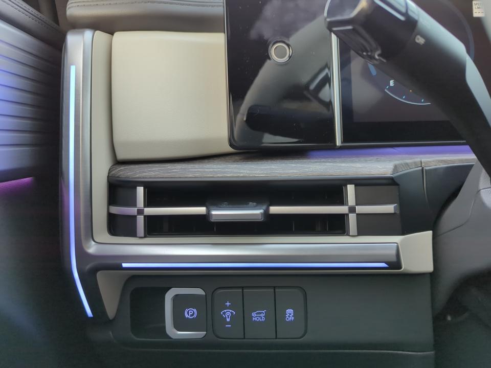 2026 Hyundai Santa Fe Limited - Photo 30
