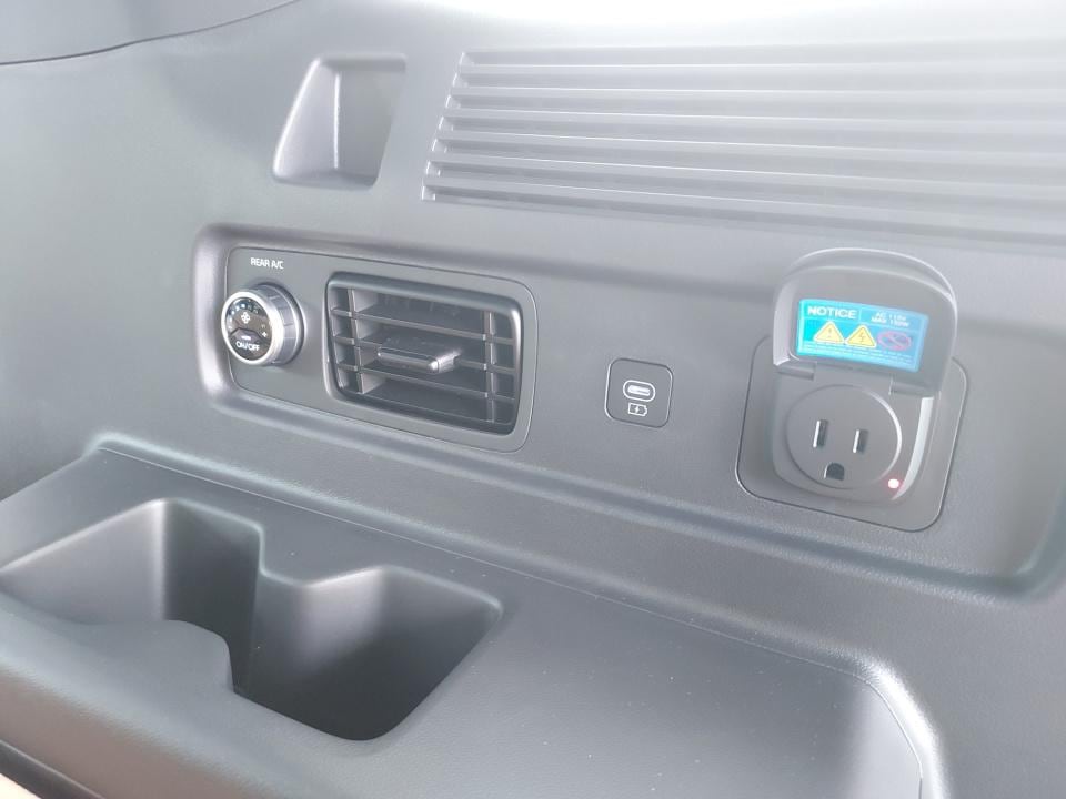 2026 Hyundai Santa Fe Calligraphy - Photo 17