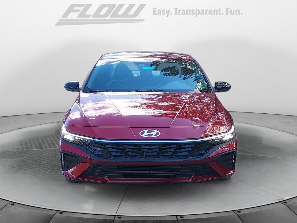 2025 Hyundai Elantra SEL Sport photo 2
