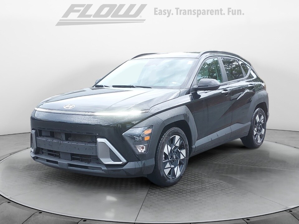 2024 Hyundai Kona SEL photo 3