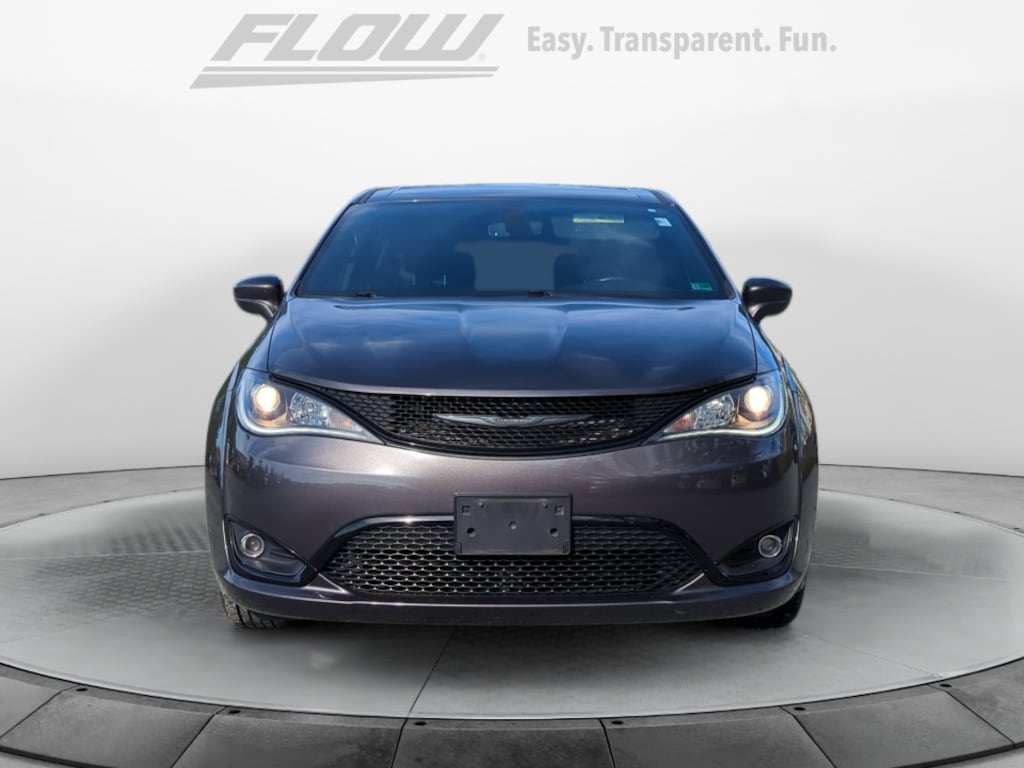 Used 2020 Chrysler Pacifica Touring Minivan