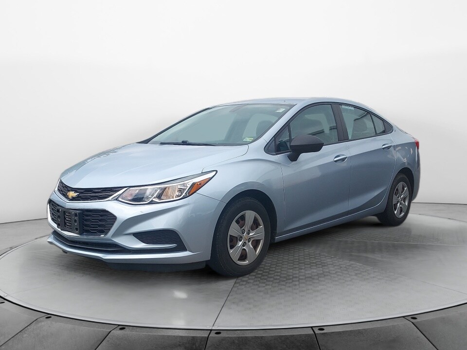 2017 Chevrolet Cruze LS photo 3