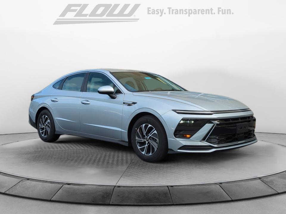 2026 Hyundai Sonata Blue's photo