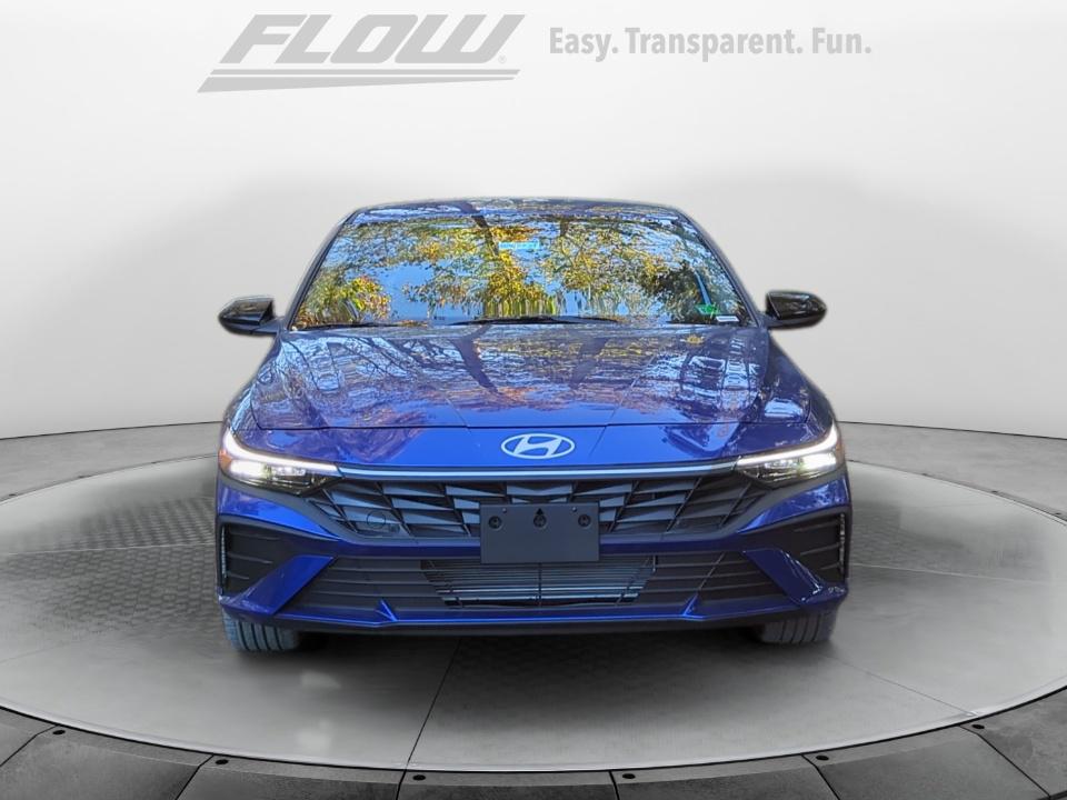 2025 Hyundai Elantra SEL Sport photo 2