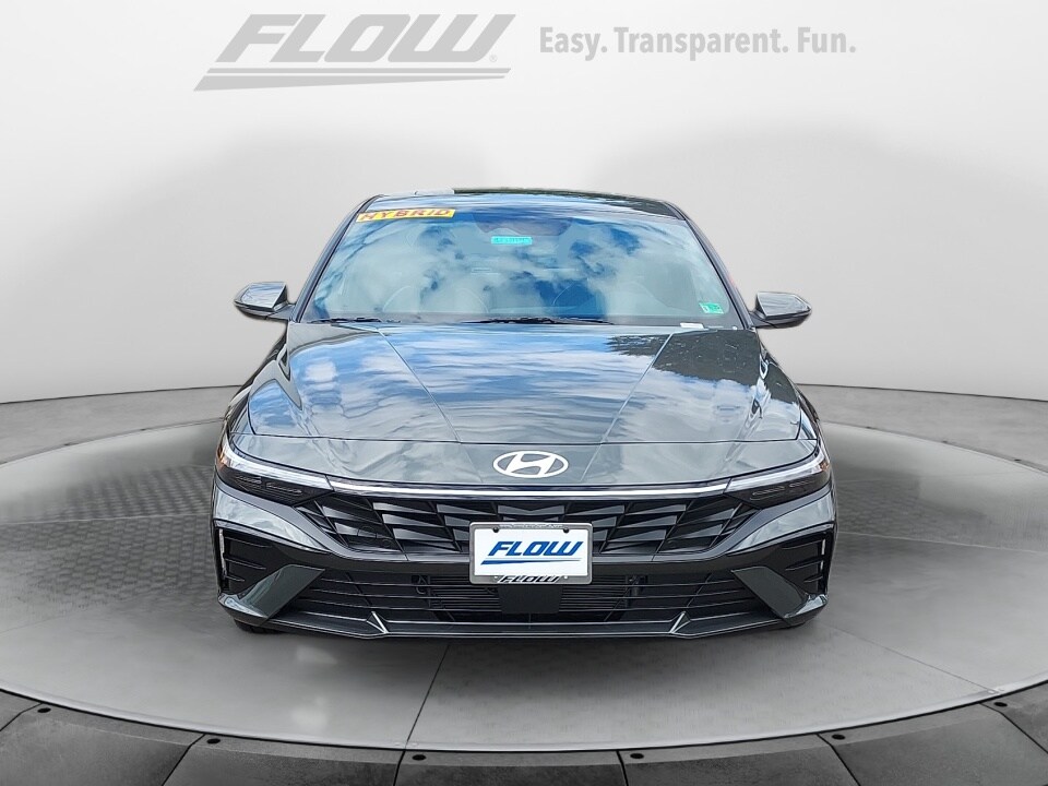 2025 Hyundai Elantra Hybrid Limited photo 2